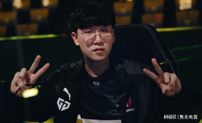 心球员的发 心球员的发